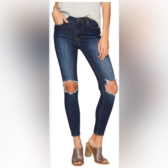 Free People size 25 "Busted Knees" Jeans - Picture 9 of 9